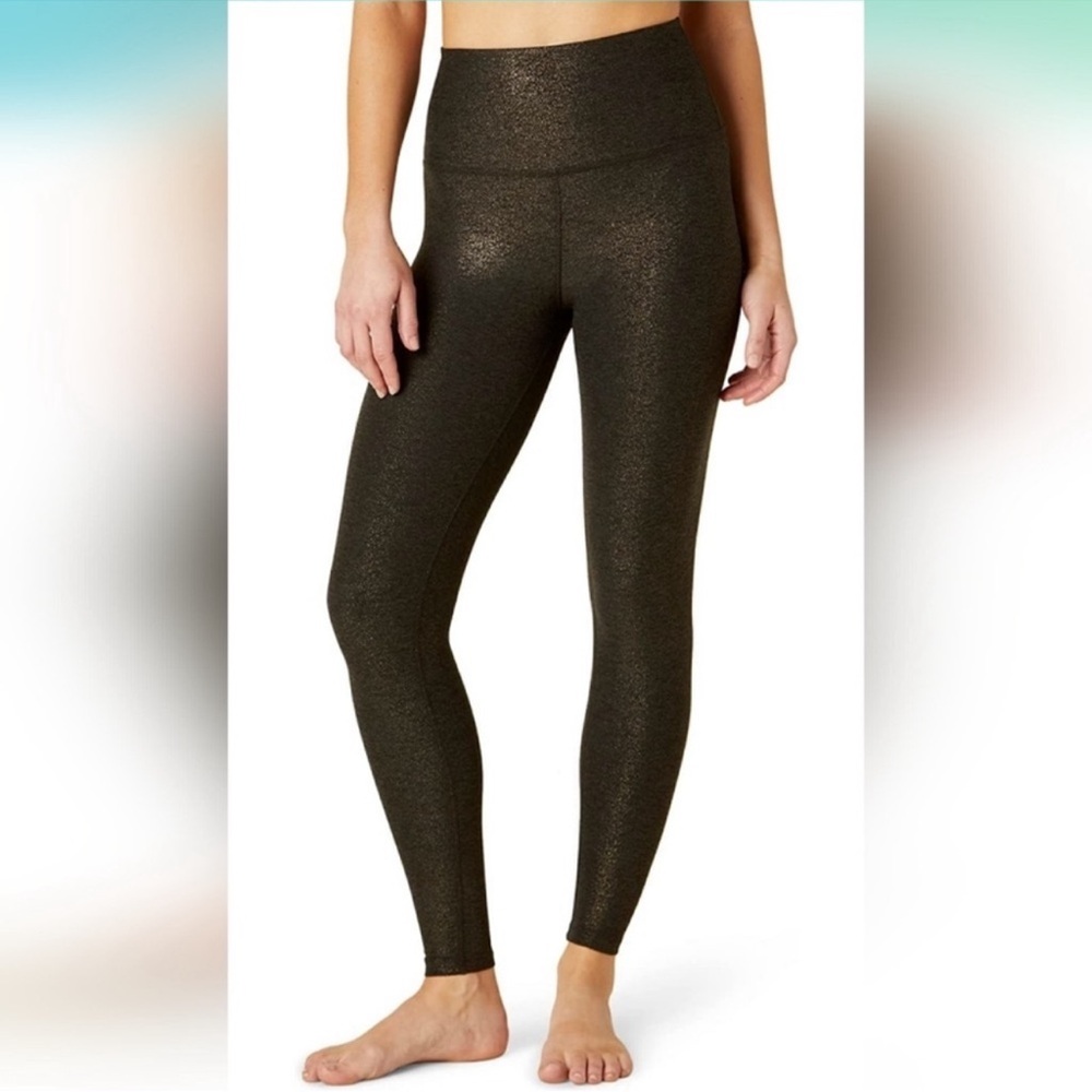 Beyond Yoga Soft Shine Wanderlust Cropped Leggings In Stardust Foil Size Small